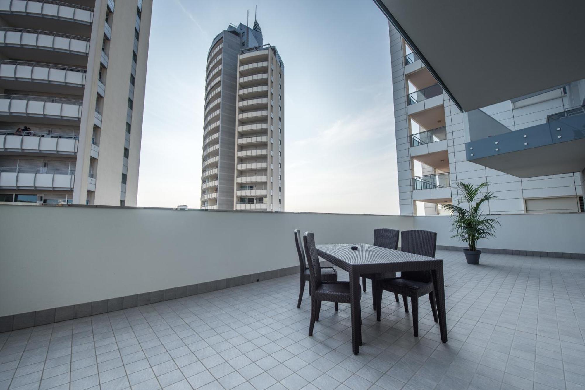 Hesperia Hotel & Residence Лідо-ді-Єзоло Екстер'єр фото