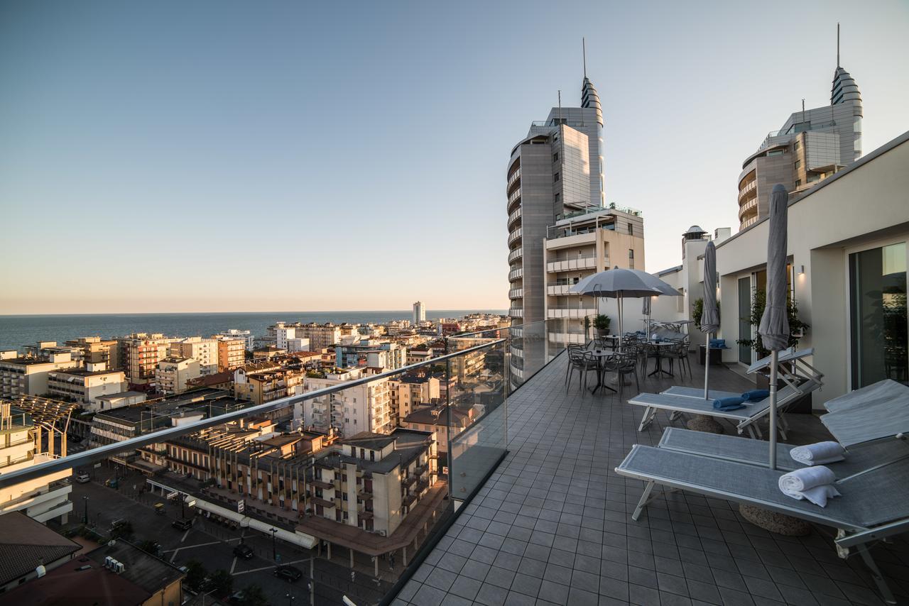 Hesperia Hotel & Residence Лідо-ді-Єзоло Екстер'єр фото
