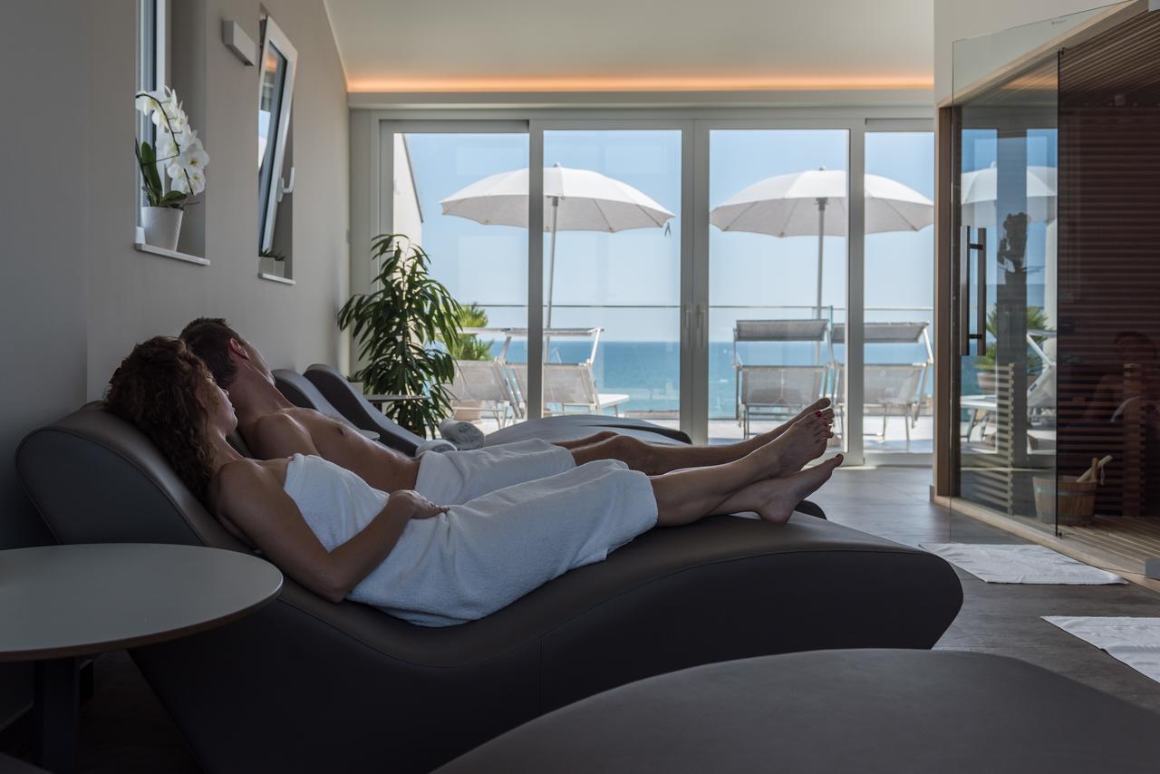 Hesperia Hotel & Residence Лідо-ді-Єзоло Екстер'єр фото